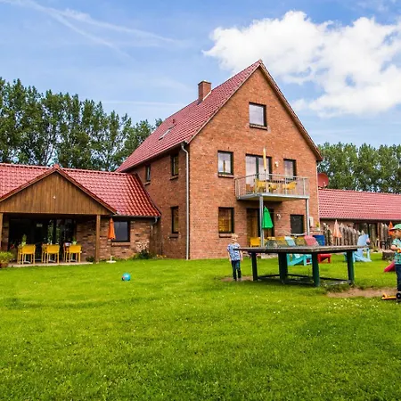 Charming Holiday In With Terrace Ferienhaus